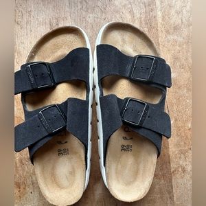 Birkenstock Papillio *LIKE NEW*  Arizona Chunky in Black Suede Leather